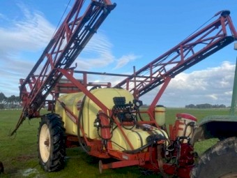 2002 Hardi 4228 Boom Spray