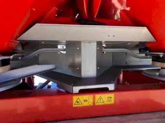 Kuhn Axis 30.1 W Spreader