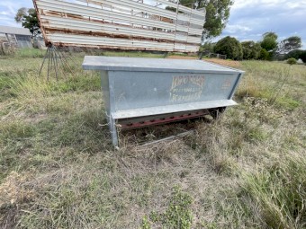 Feeders Bromar and Cowra lick feeders