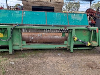 John Deere 914 Canola Pickup Front