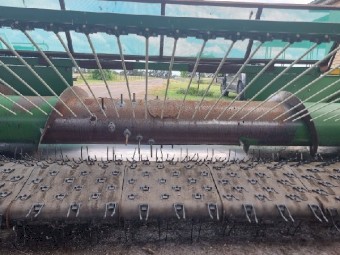 John Deere 914 Canola Pickup Front