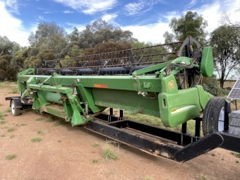 John Deere 925D Draper Front
