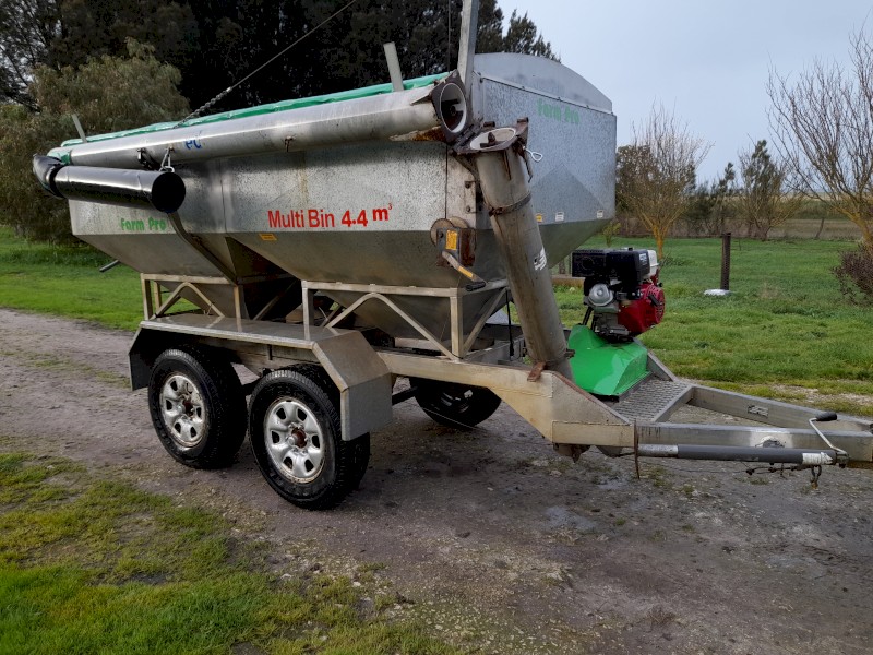 FarmPro Grouper Multibin Grain Feeder