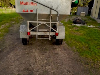 FarmPro Grouper Multibin Grain Feeder