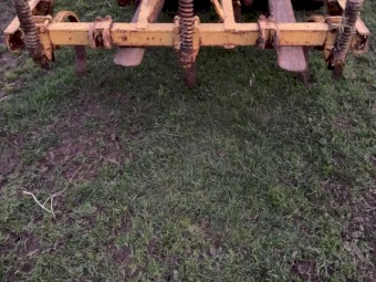 5 Tyne chisel plough 