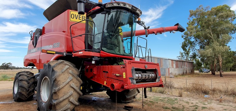 2013 Case IH 8230 4WD Header with Case IH 2152 40' Draper Front on Leith Trailer