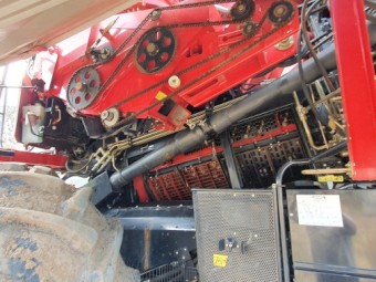 2013 Case IH 8230 4WD Header with Case IH 2152 40' Draper Front on Leith Trailer