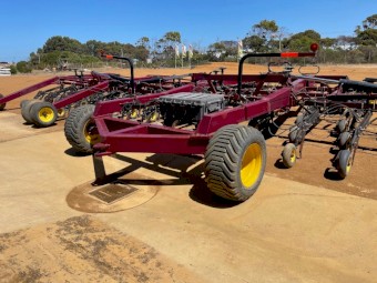 2013 Seed Hawk 6012.45 Bar - MAKE AN OFFER - this Machine must be sold for 2021 season!!!