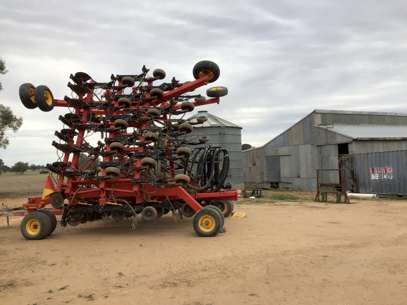 WANTED 3 Bin Air Seeder Cart