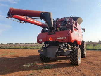2015 Case IH 8240 Header with 45ft Case IH 3152 Front & Trailer