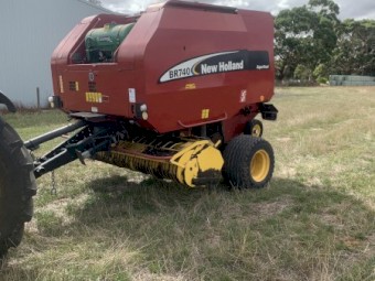 New Holland br740 Round Baler 