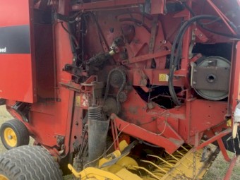 New Holland br740 Round Baler 
