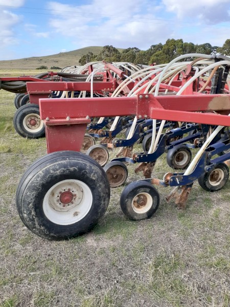 MORRIS  C1 Air Seeder