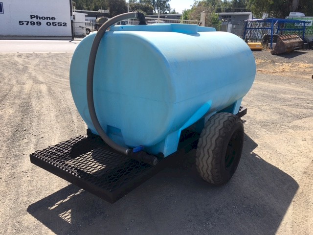 S/H Tank Trailer with 2700L Poly Tank