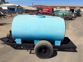 S/H Tank Trailer with 2700L Poly Tank