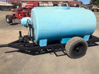 S/H Tank Trailer with 2700L Poly Tank