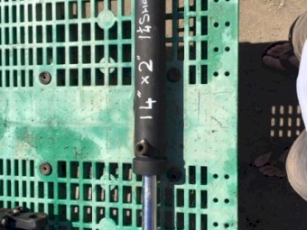 14 in x 2 in Slimline Hydraulic Cylinder with 1 1/4 in Shaft
