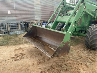 John Deere 6520 with 740 loader