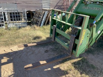 John Deere 6520 with 740 loader