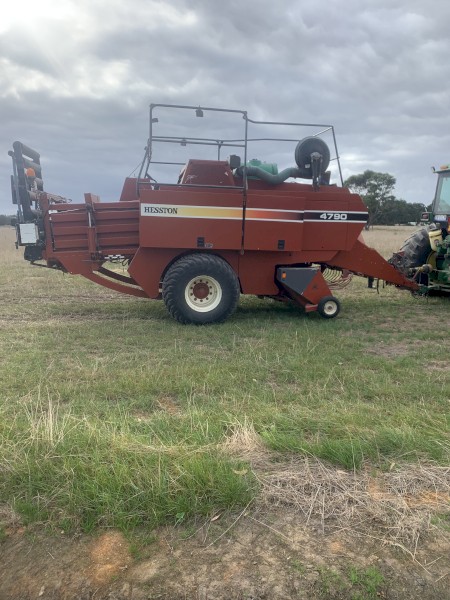 Hesston 4790 Baler