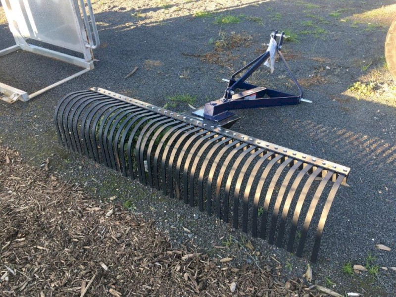 Stick Rake Farm Tender
