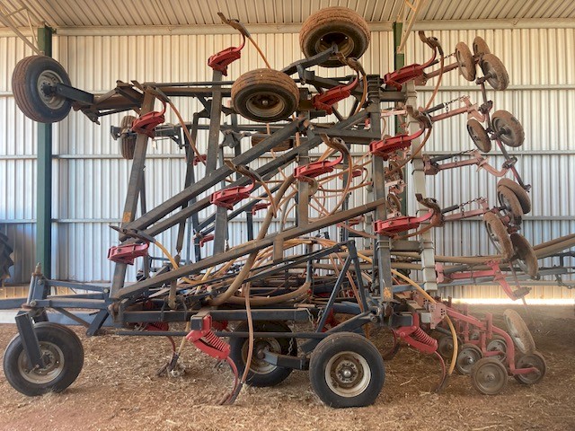 1999 Flexicoil 820 10m Cultivator