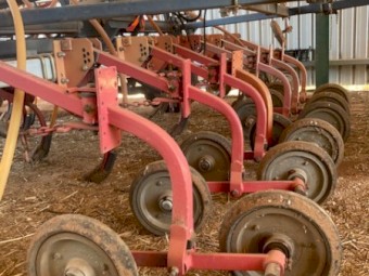 1999 Flexicoil 820 10m Cultivator