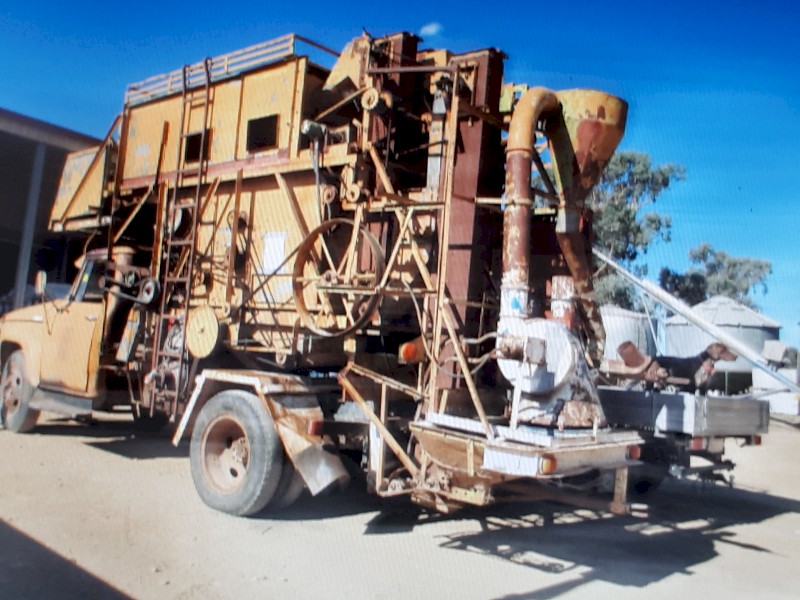 Grain Cleaner on international 1610 V8 Petrol Truck