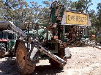 2005 Goldacres 4024 Boom Spray &  2004 Massey Ferguson 7475 Tractor with GPS