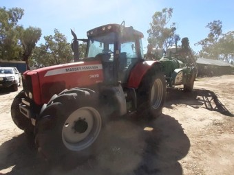 2005 Goldacres 4024 Boom Spray &  2004 Massey Ferguson 7475 Tractor with GPS