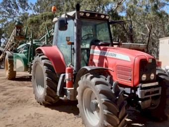 2005 Goldacres 4024 Boom Spray &  2004 Massey Ferguson 7475 Tractor with GPS