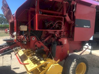 2005 New Holland BR750 Baler