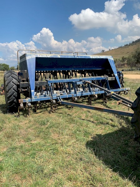 Under Auction - (A163)  Agrowdrill AD95 & Agrow Flexi-Roller 