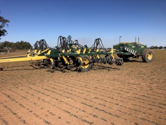 Simplicity 305 Air Seeder