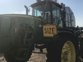 John Deere 4940 Self Propelled Boom Spray