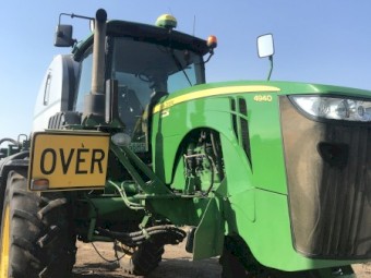 John Deere 4940 Self Propelled Boom Spray