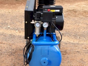 Peerless 17cfm 15amp Compressor 3yrs old.