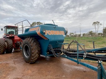 2005 Forward 46ft Airseeder 7000lt Cart
