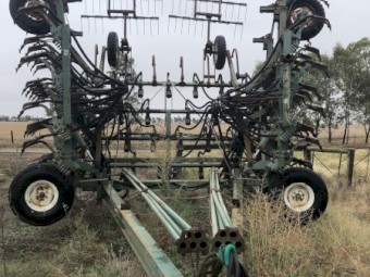 36ft John Shearer  4150 cultivator bar