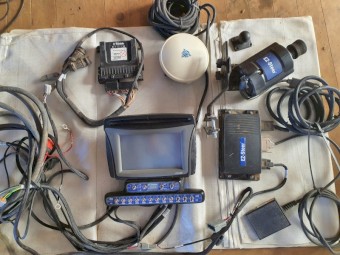 Trimble 750 + EZSTEER + FIELD IQ + RATE/SECTION CONTROL