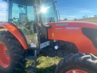 2012 Kubota M9540DH Tractor 
