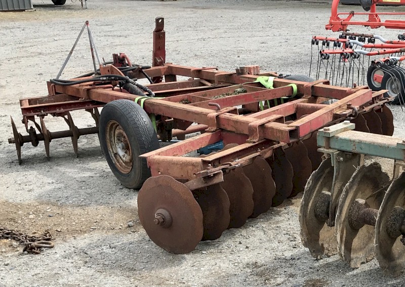 International offset disc 24 plate Farm Tender
