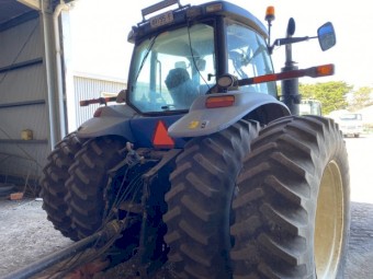 New Holland TG 210