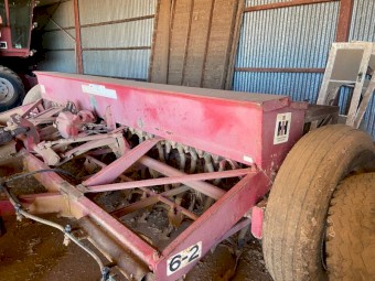 International combine, Davimac band seeder & roller