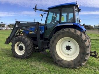 New Holland TM 140