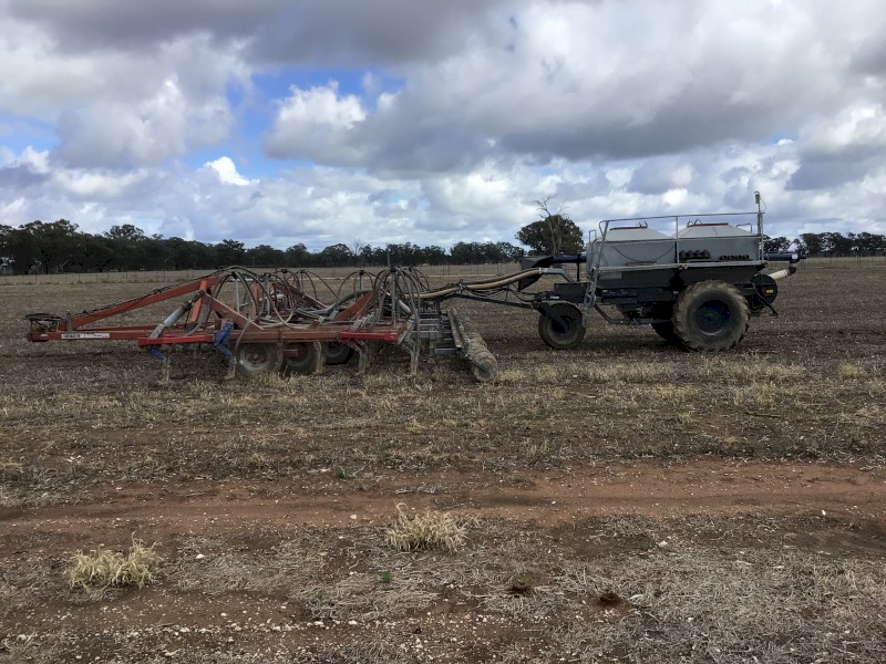 Gason 5100 and 1850 air cart