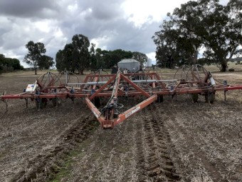 Gason 5100 and 1850 air cart