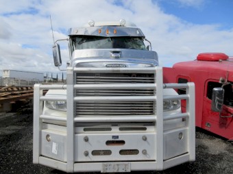 23. 2011 Freightliner Coronado 122 (wrecking)