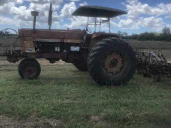 International 696 tricycle tractor 