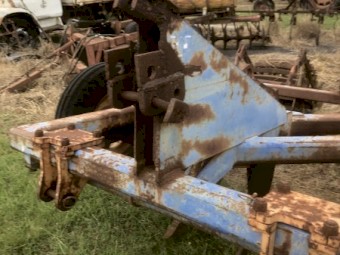 Grizzly 5 Tyne rippers with crumble roller 